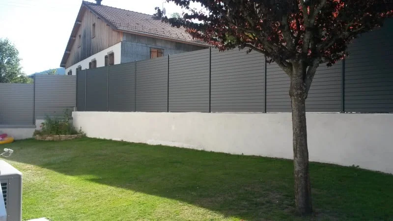 современный садовый забор